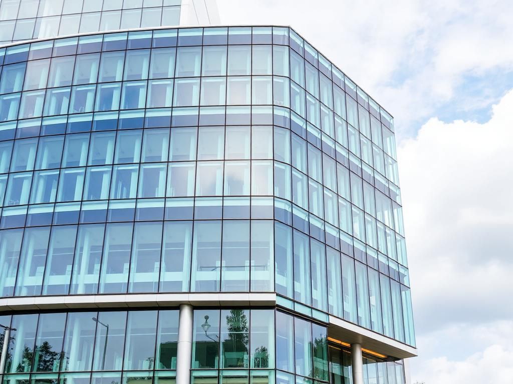 Pejabat Korporat Glass Facade